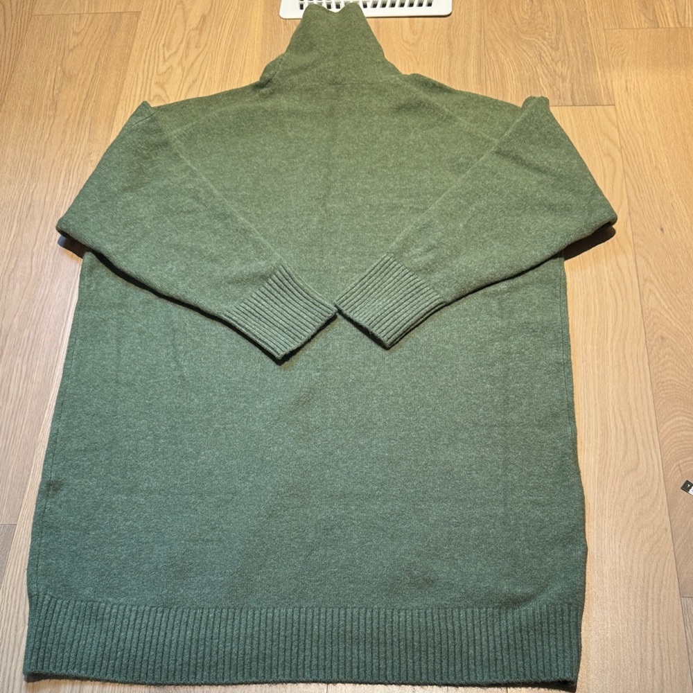 Uniqlo women’s Olive Turtleneck Sweater dress